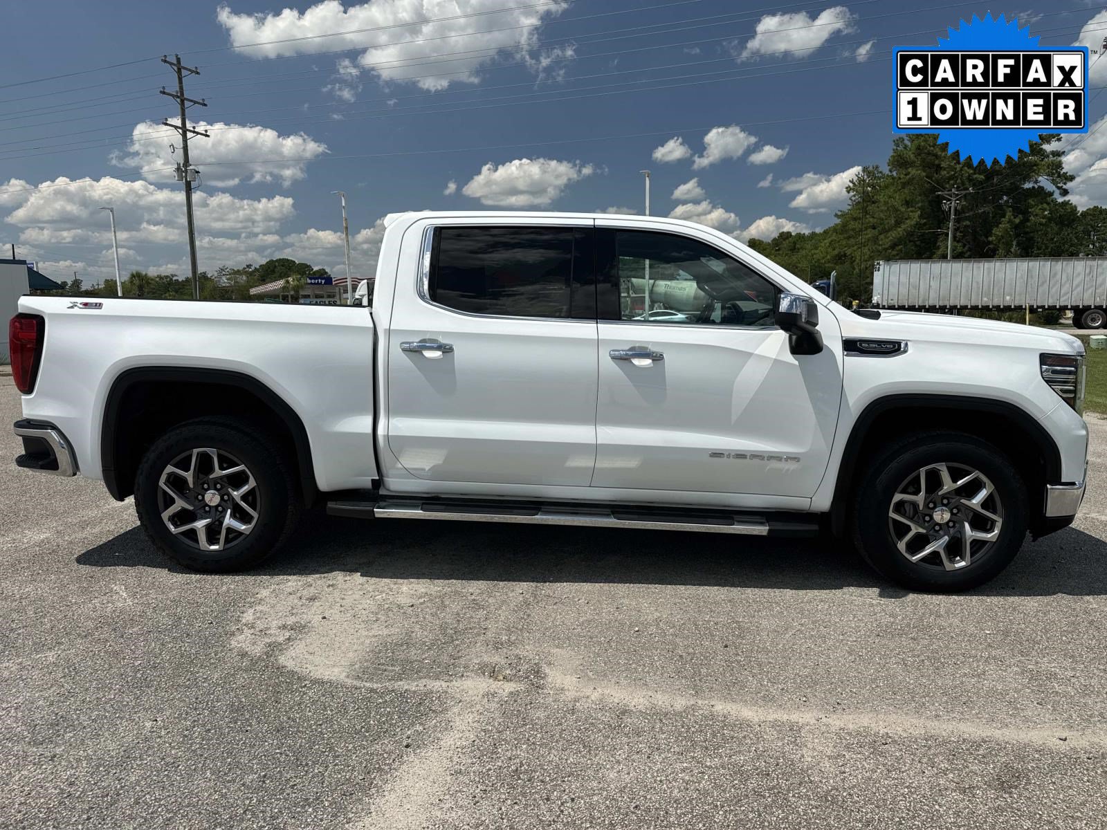 Used 2023 GMC Sierra 1500 SLT w/ SLT Premium Package AWD/4WD image 2