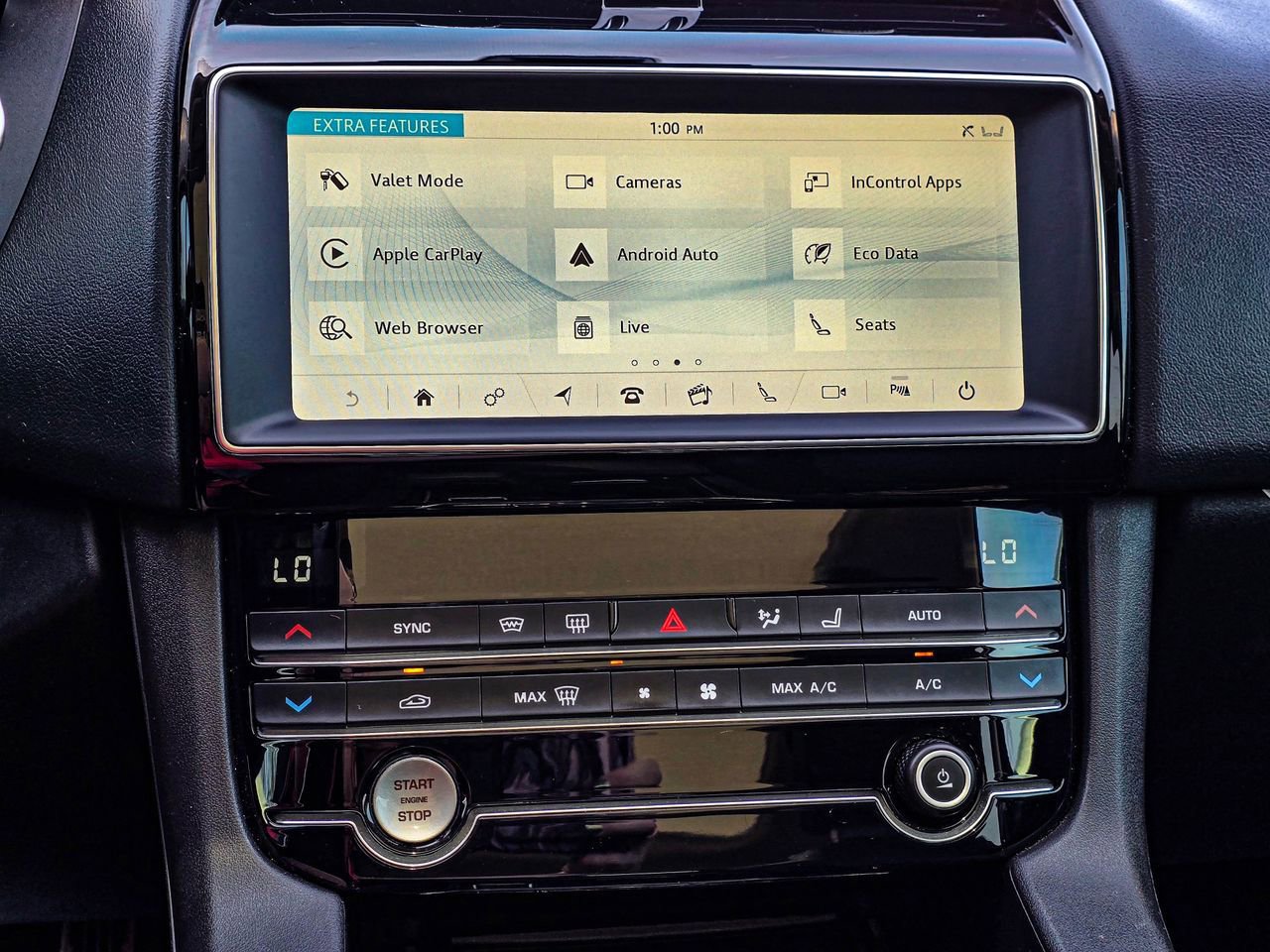 Used 2019 Jaguar F-PACE Premium image 17