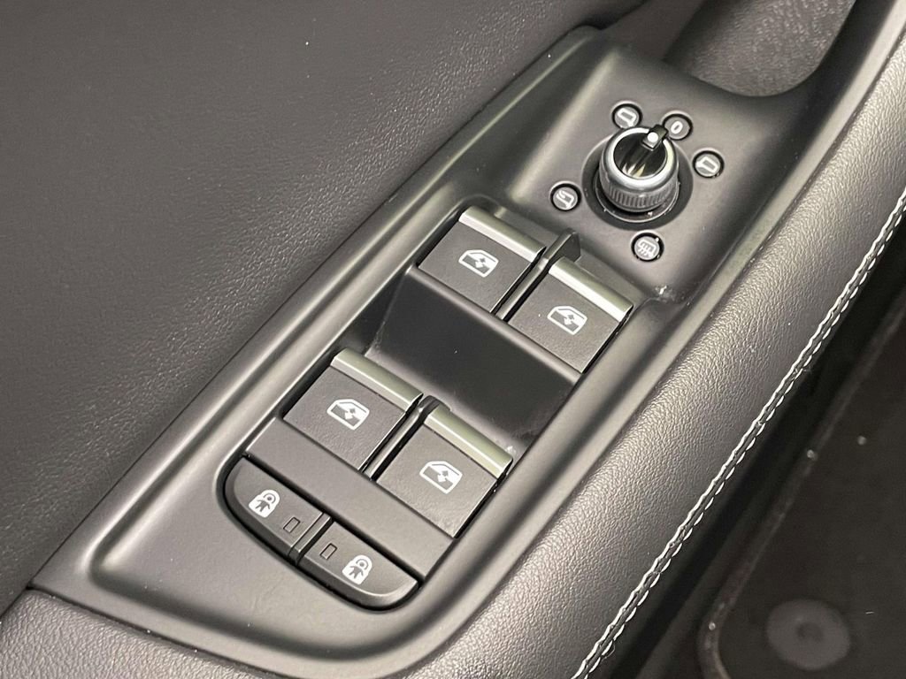 Certified 2025 Audi Q7 3.0T Premium Plus image 39