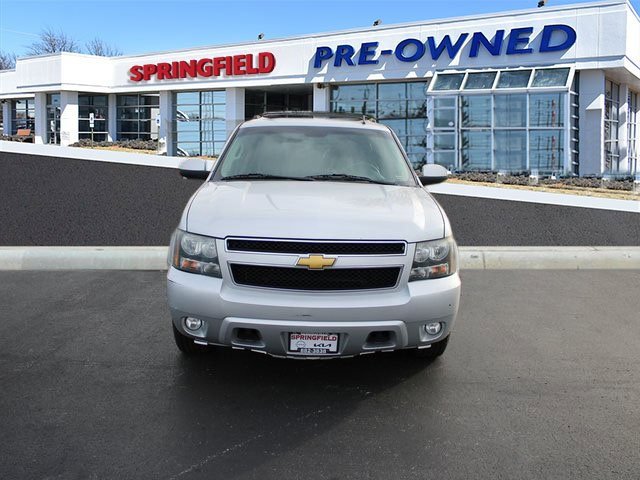 Used 2014 Chevrolet Suburban LT w/ Luxury Package image 2