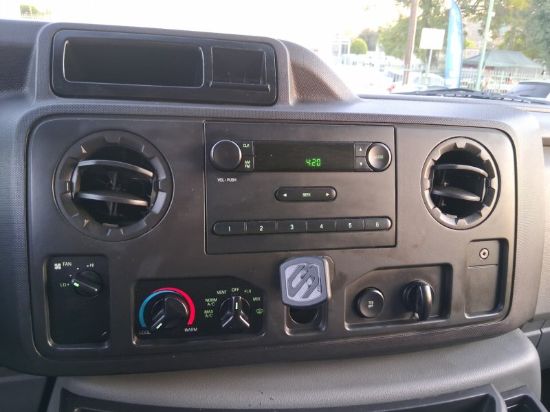 Used 2013 Ford E-150 and Econoline 150 RWD image 10