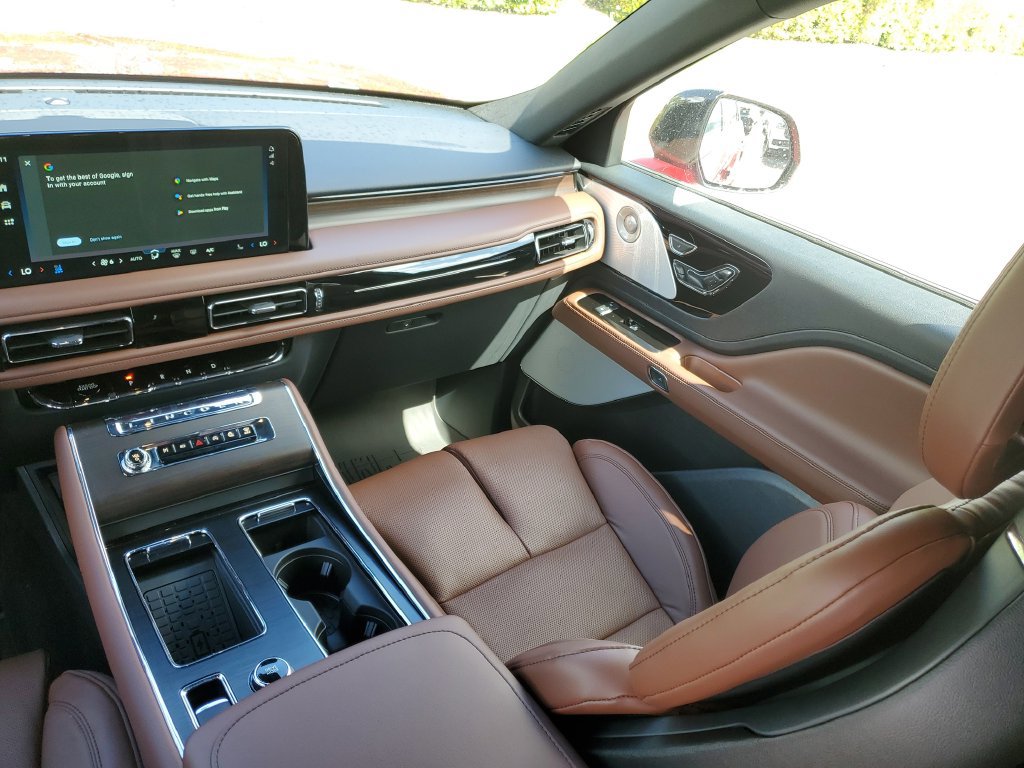 New 2026 Lincoln Aviator Reserve w/ Luxury Package RWD image 17