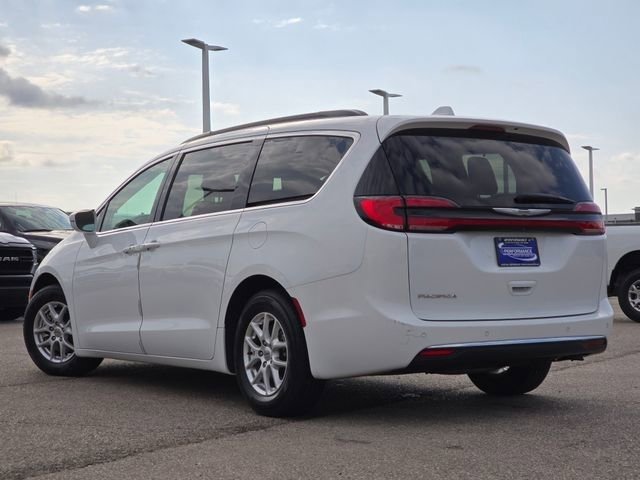 Used 2022 Chrysler Pacifica Touring-L image 24