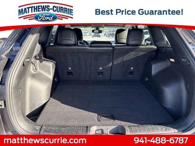 Used 2020 Jeep Cherokee Trailhawk w/ Comfort/Convenience Group AWD/4WD image 13