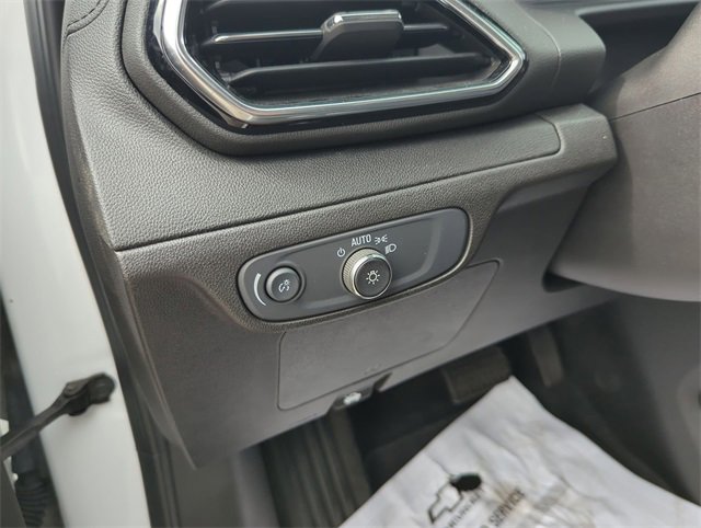 Certified 2022 Chevrolet Bolt EUV LT w/ Convenience Package image 34