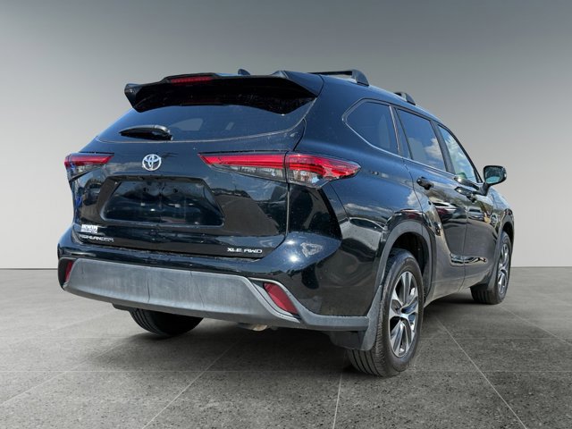 Used 2023 Toyota Highlander XLE AWD/4WD image 6