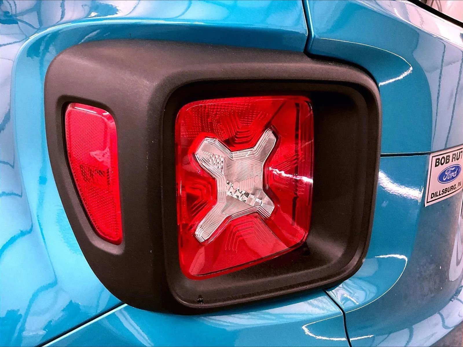 Used 2021 Jeep Renegade Latitude FWD image 28