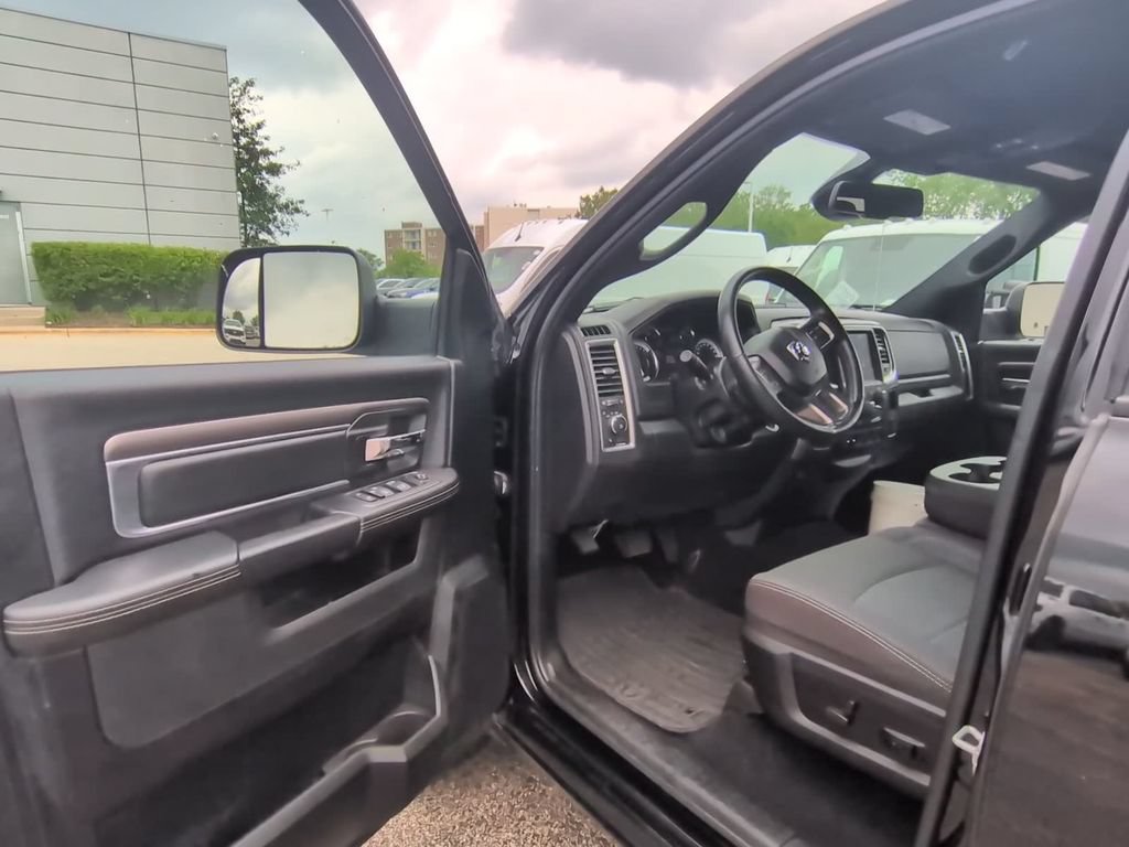 Used 2024 RAM 1500 Warlock w/ Trailer & Traction Group AWD/4WD image 18