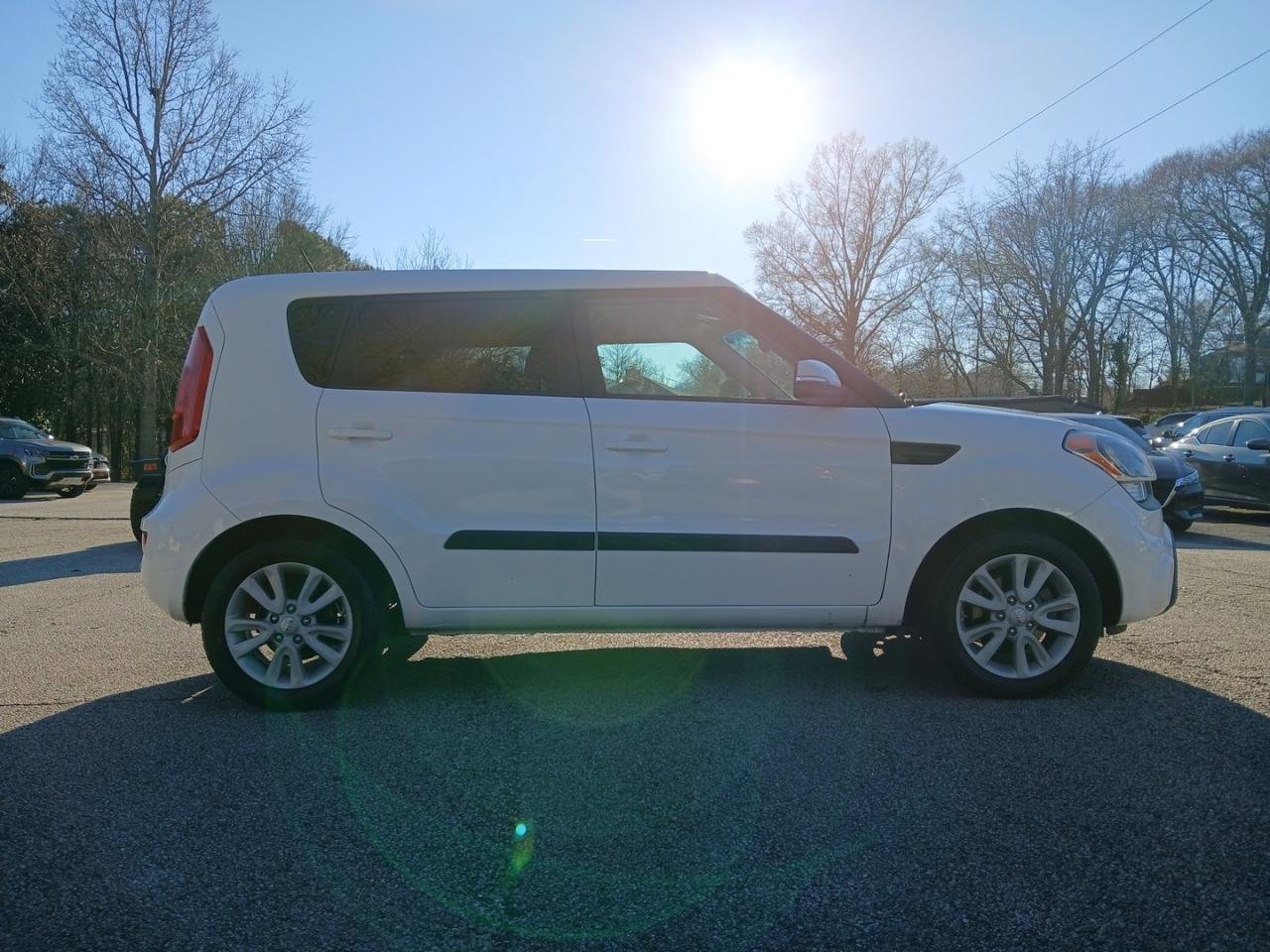 Used 2013 Kia Soul + image 5
