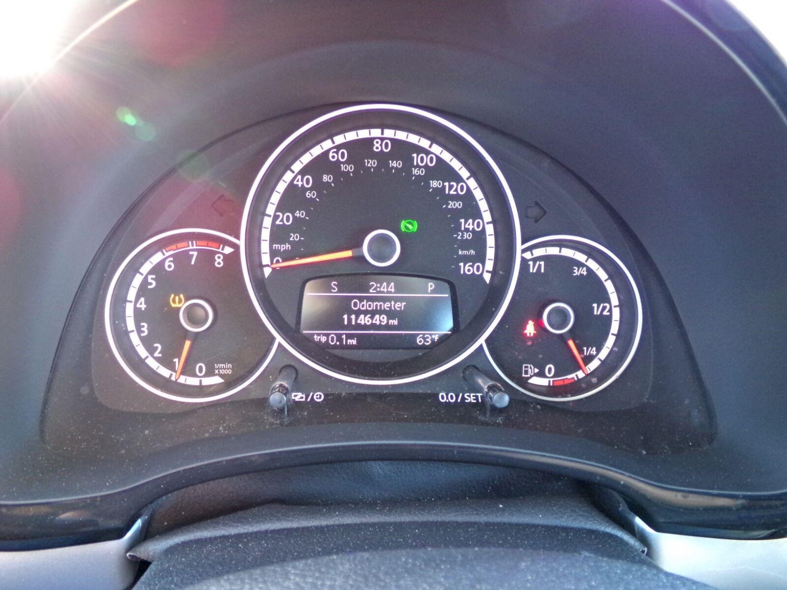Used 2015 Volkswagen Beetle 1.8T Classic FWD image 7