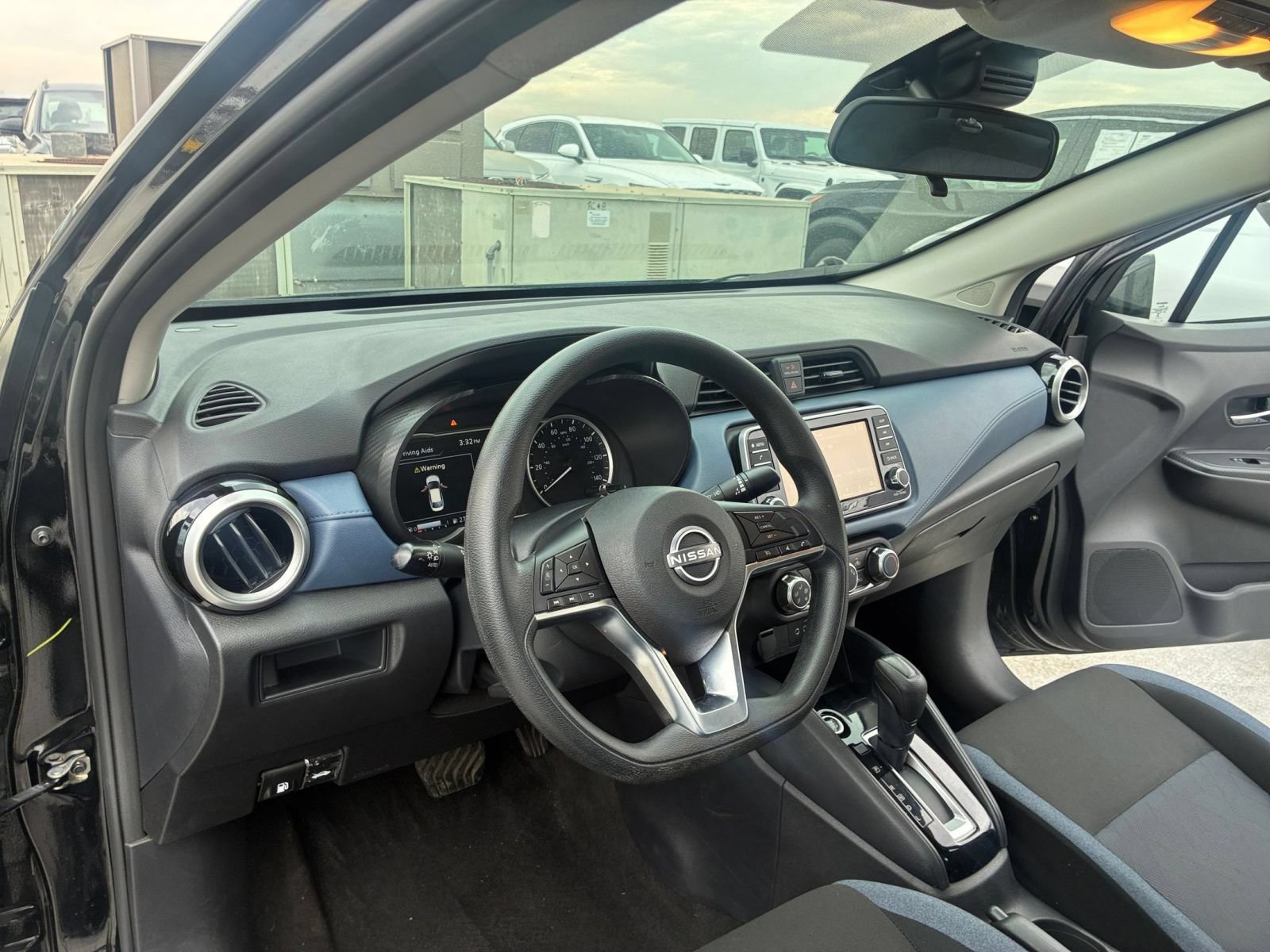 Used 2025 Nissan Versa SV FWD image 31
