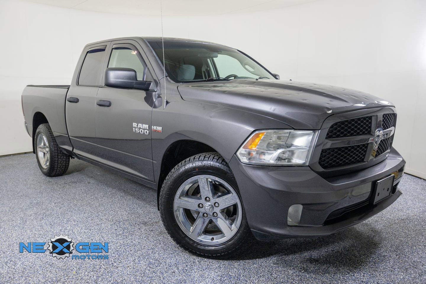 Used 2018 RAM 1500 Express w/ Express Value Package AWD/4WD image 1
