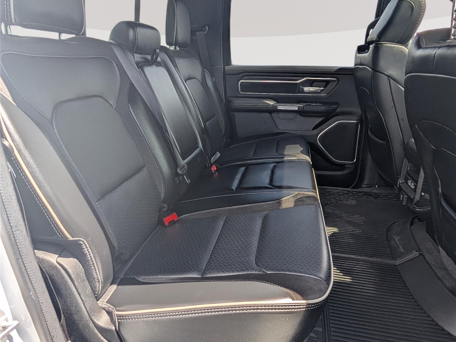 Used 2023 RAM 1500 Laramie AWD/4WD image 13