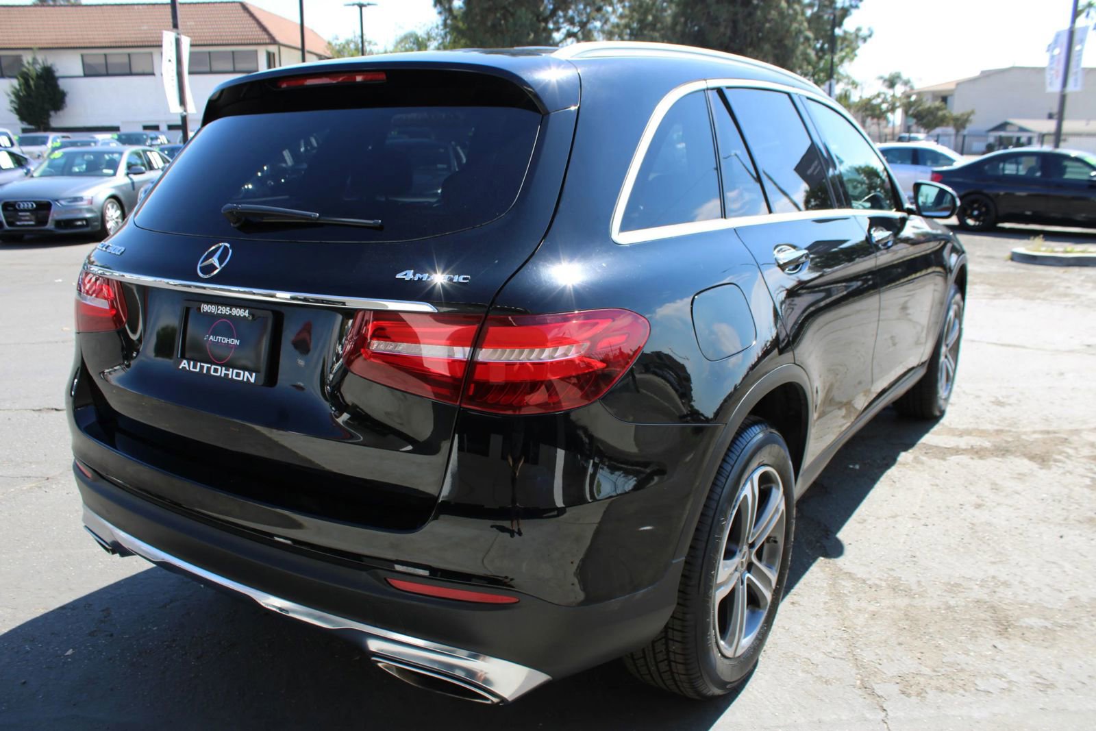 Used 2019 Mercedes-Benz GLC 300 4MATIC w/ Premium Package image 38