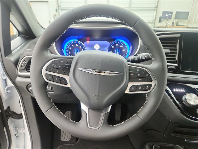 New 2026 Chrysler Pacifica Select image 24
