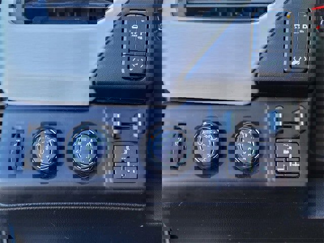 Used 2016 GMC Yukon XL SLE w/ HD Trailering Package image 19