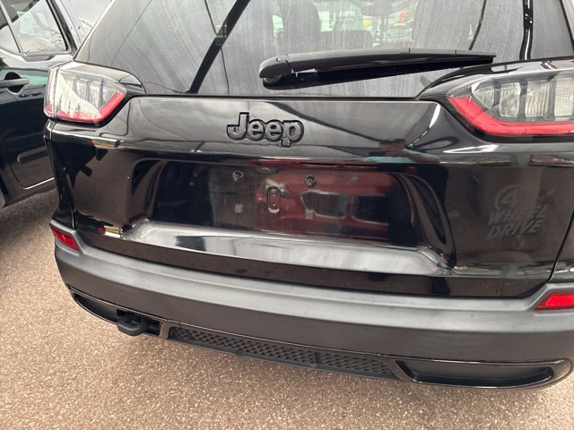 Used 2022 Jeep Cherokee Latitude AWD/4WD image 5