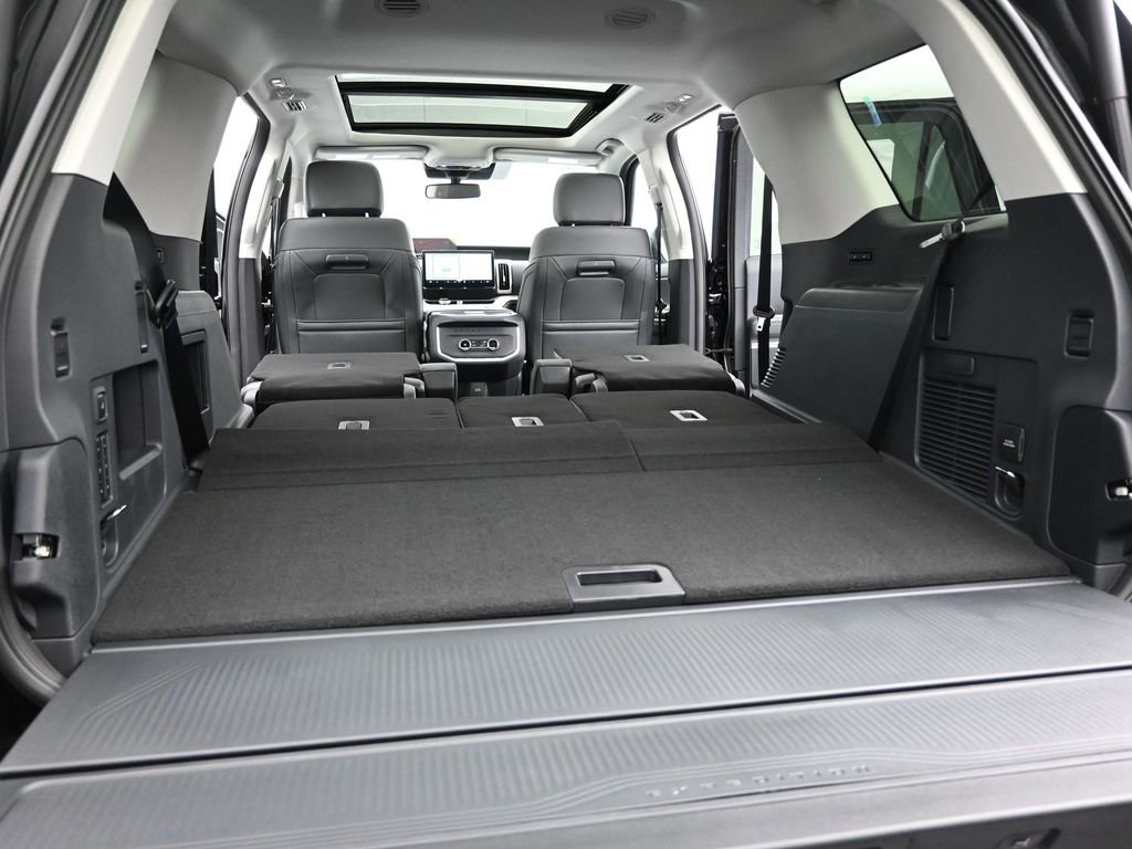 New 2026 Ford Expedition Active image 24