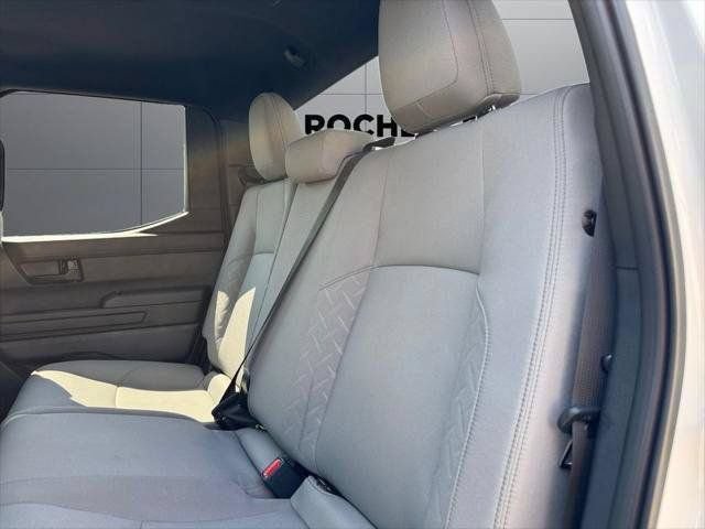 Certified 2025 Toyota Tacoma SR5 AWD/4WD image 72