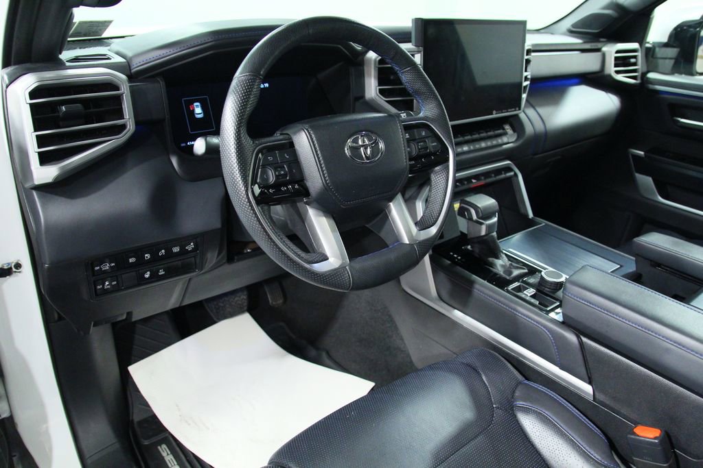 Used 2024 Toyota Sequoia Platinum AWD/4WD image 5