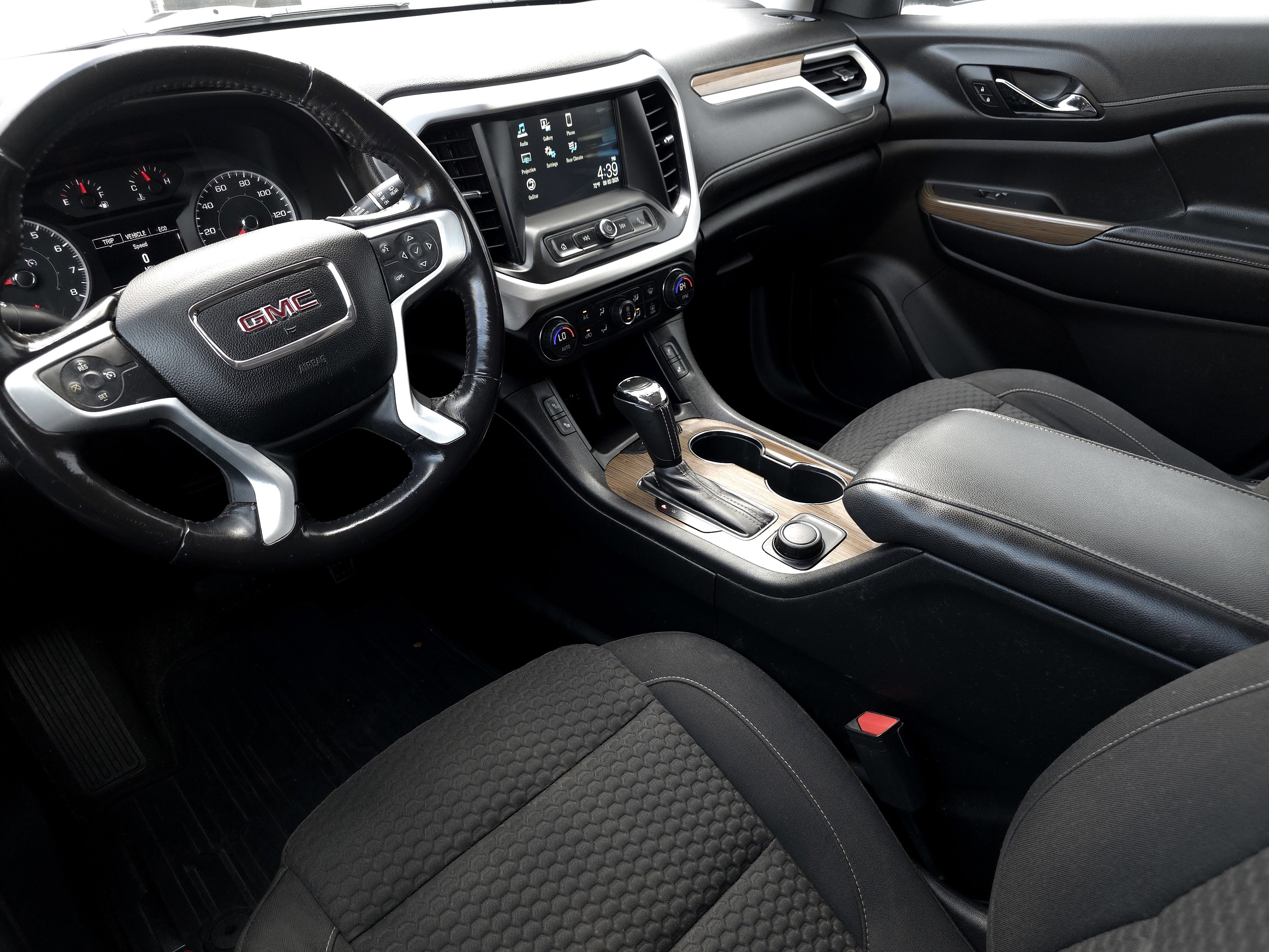 Used 2019 GMC Acadia SLE image 13