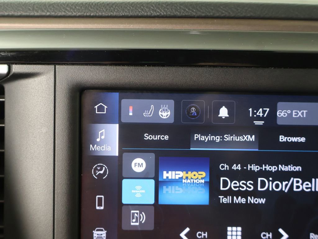 Used 2023 Chrysler Voyager LX image 42