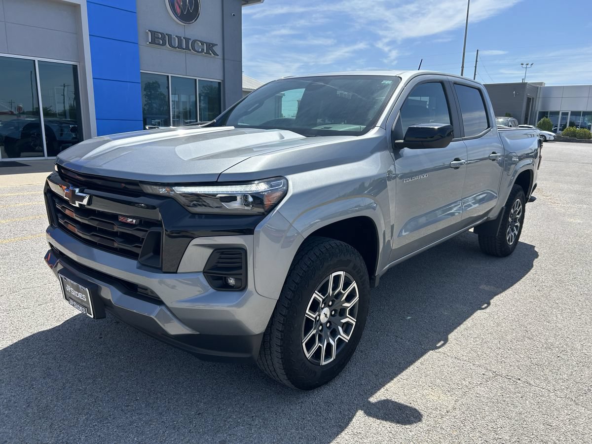 Used 2023 Chevrolet Colorado Z71 w/ Z71 Convenience Package 2 AWD/4WD image 1