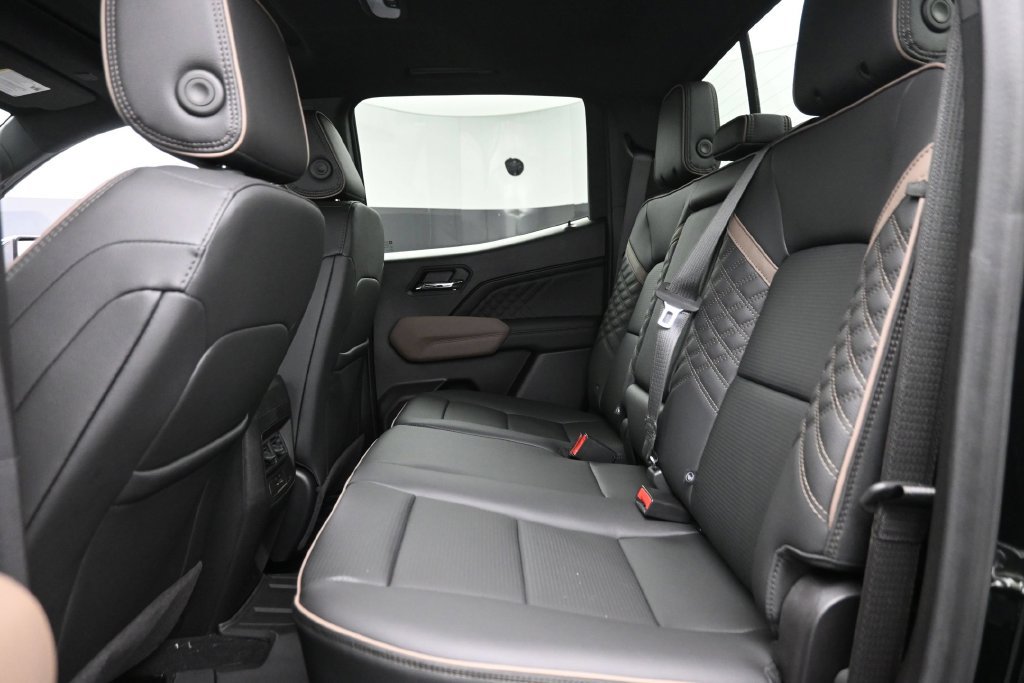 New 2026 GMC Canyon Denali AWD/4WD image 12