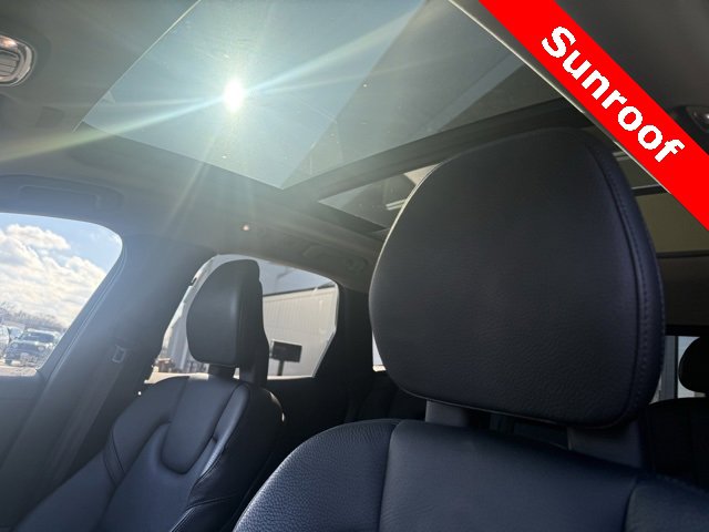 Used 2018 Volvo XC60 T6 Momentum w/ Convenience Package image 38