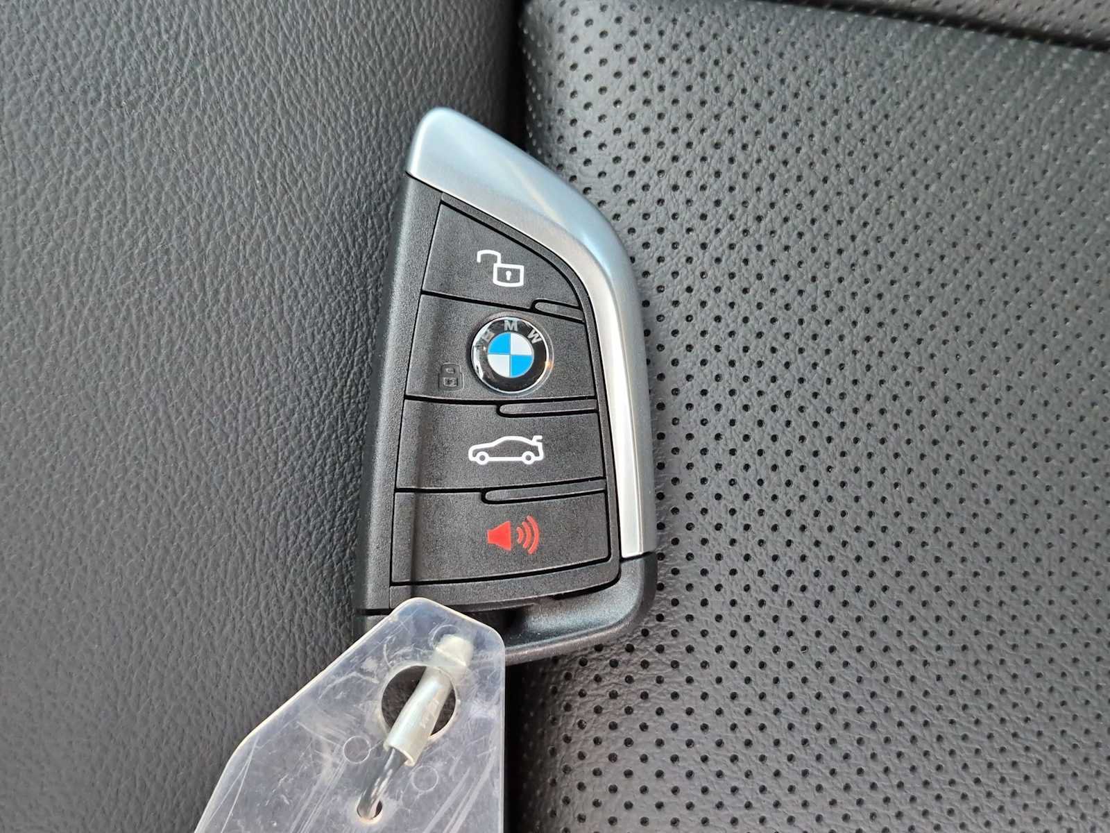 New 2026 BMW 330i Sedan RWD image 37