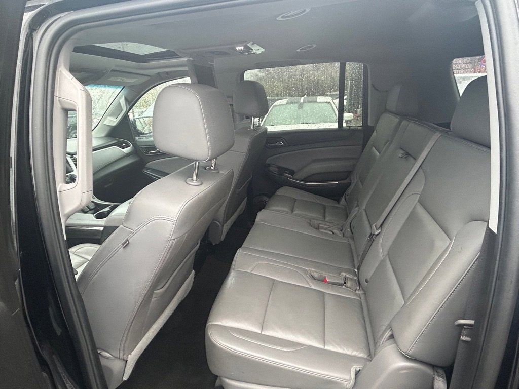 Used 2016 Chevrolet Suburban LT w/ Luxury Package image 9