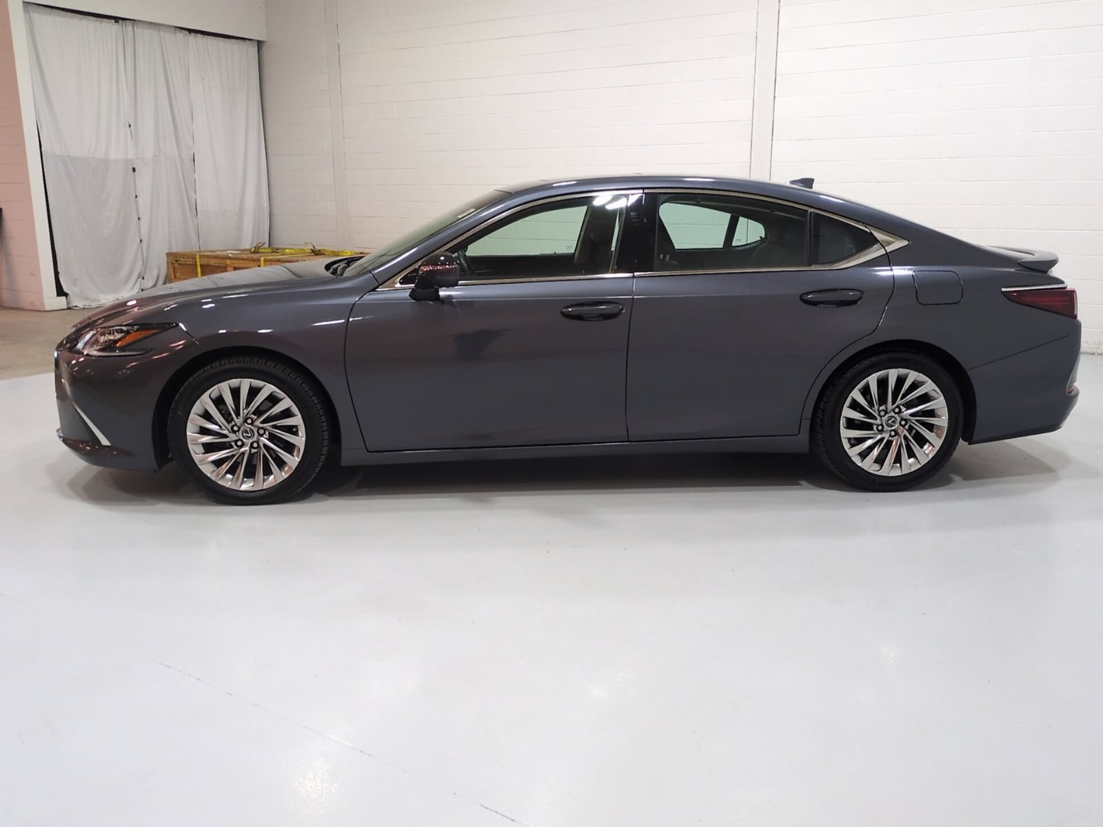 Used 2023 Lexus ES 350 Ultra Luxury w/ Accessory Package (Z1) FWD image 7