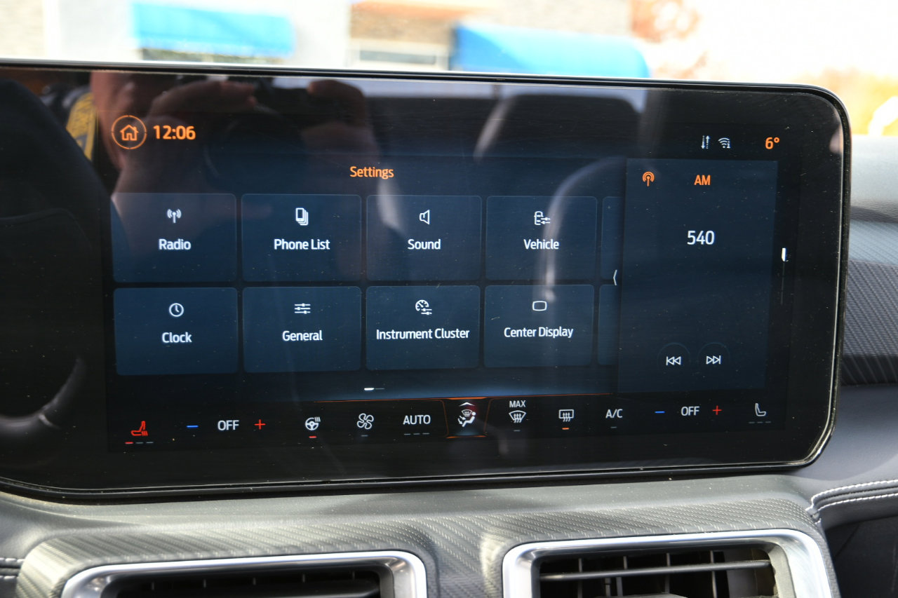 Used 2025 Ford Mustang Premium image 14