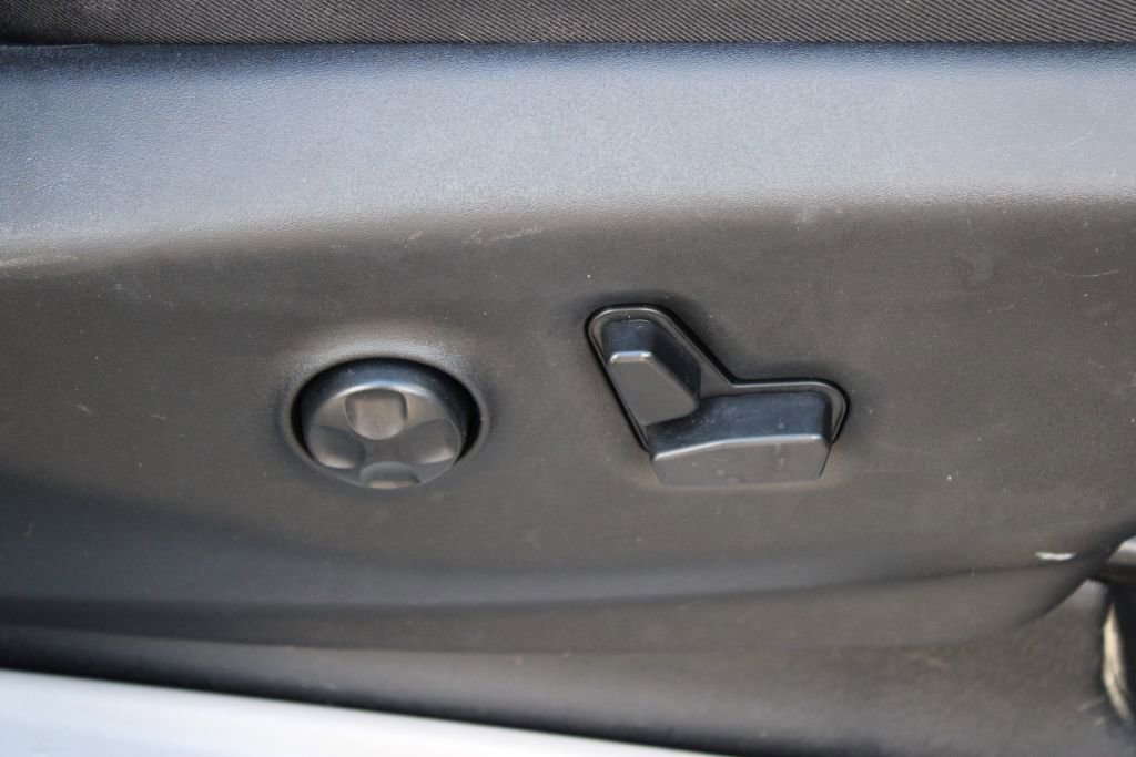 Used 2018 Chrysler Pacifica Limited w/ Advanced Safetytec Group image 12