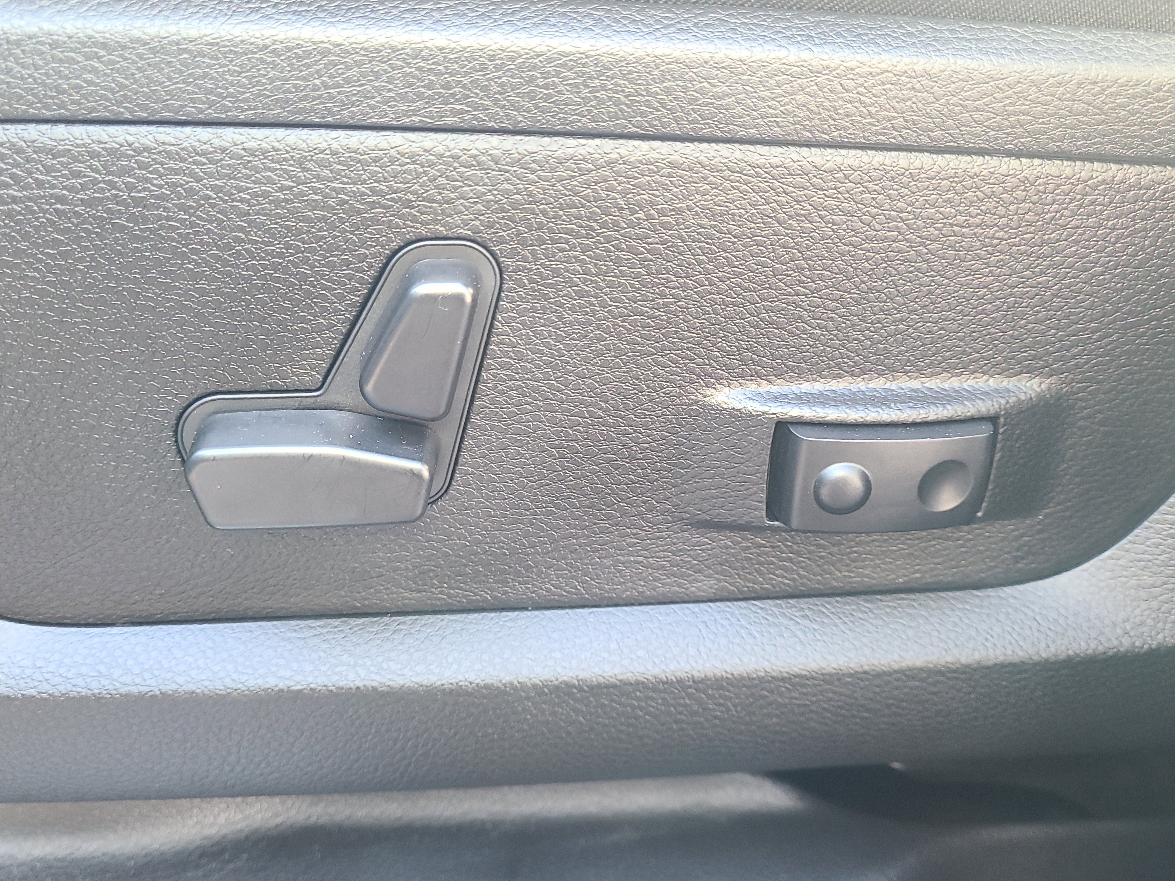 Used 2025 RAM 3500 Limited image 22