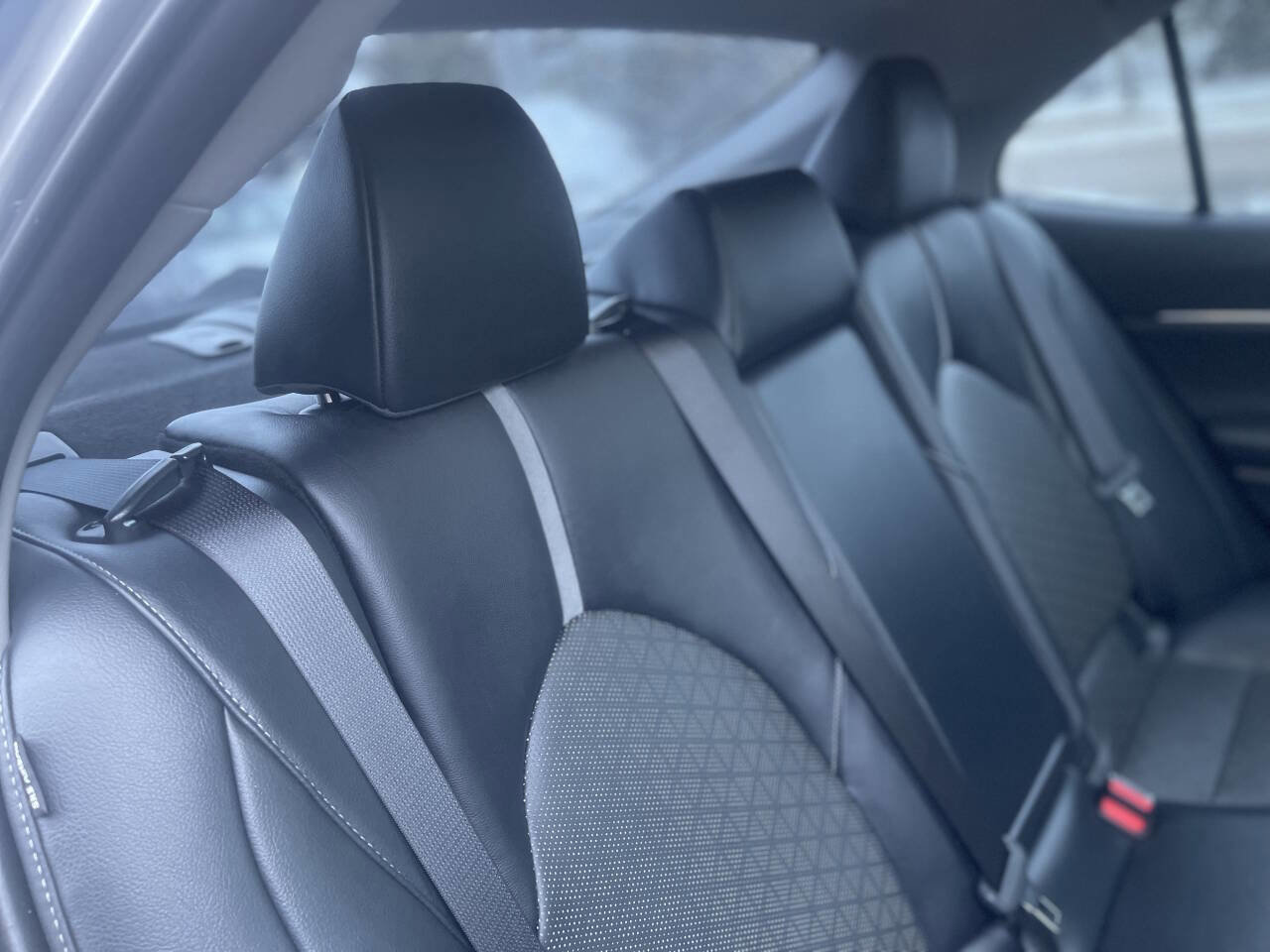 Used 2020 Toyota Camry XSE image 18