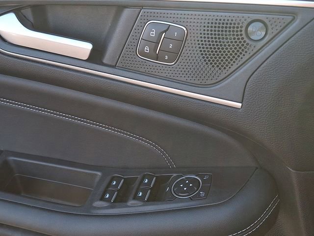 Used 2024 Ford Edge Titanium w/ Equipment Group 301A AWD/4WD image 22