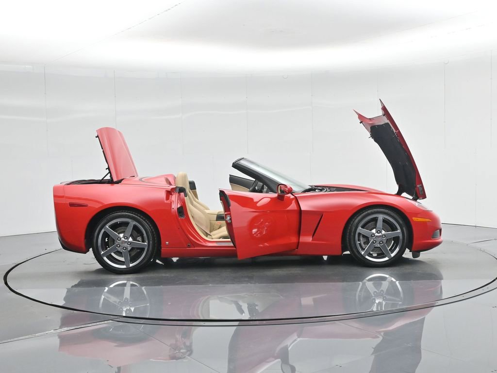 Used 2007 Chevrolet Corvette Convertible w/ Preferred Equipment Group image 4