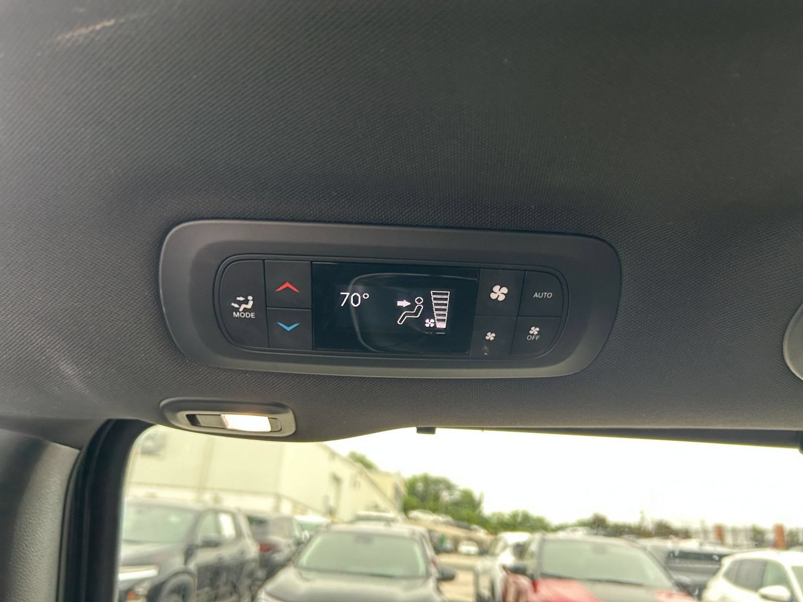 Used 2025 Chrysler Pacifica Limited FWD image 20