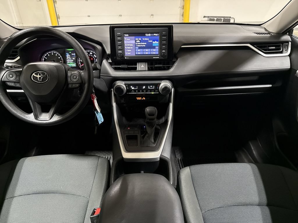 Used 2022 Toyota RAV4 LE FWD image 10
