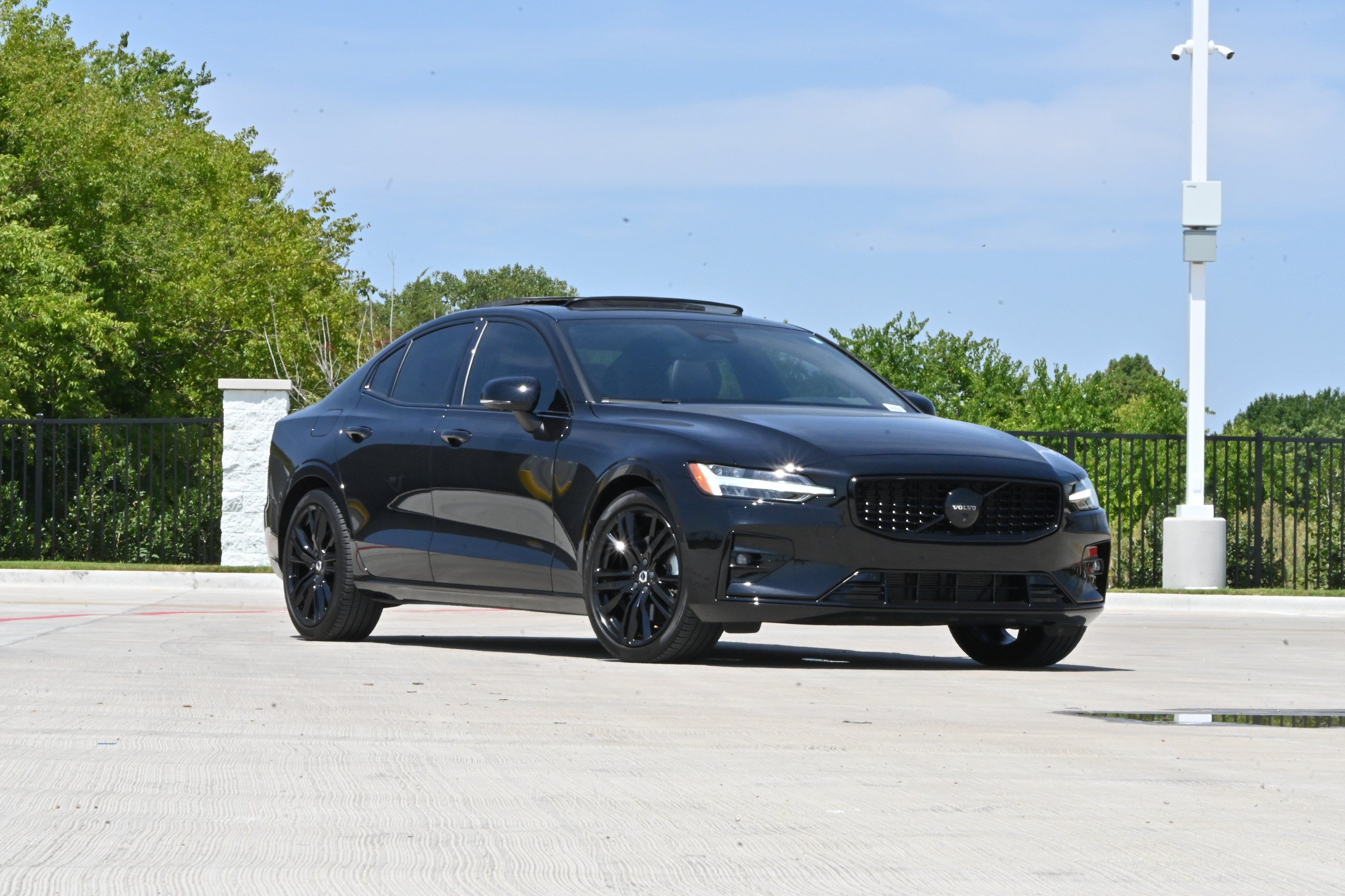 Used 2024 Volvo S60 B5 Plus w/ Climate Package AWD/4WD image 2