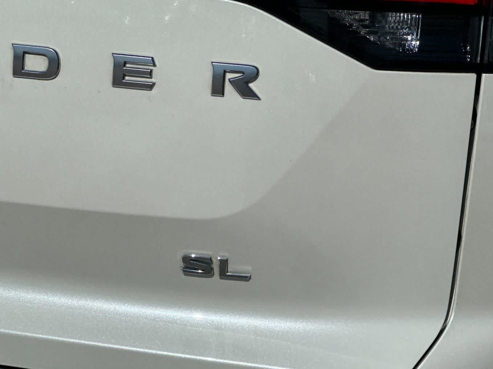 Used 2022 Nissan Pathfinder SL w/ SL Premium Package FWD image 28