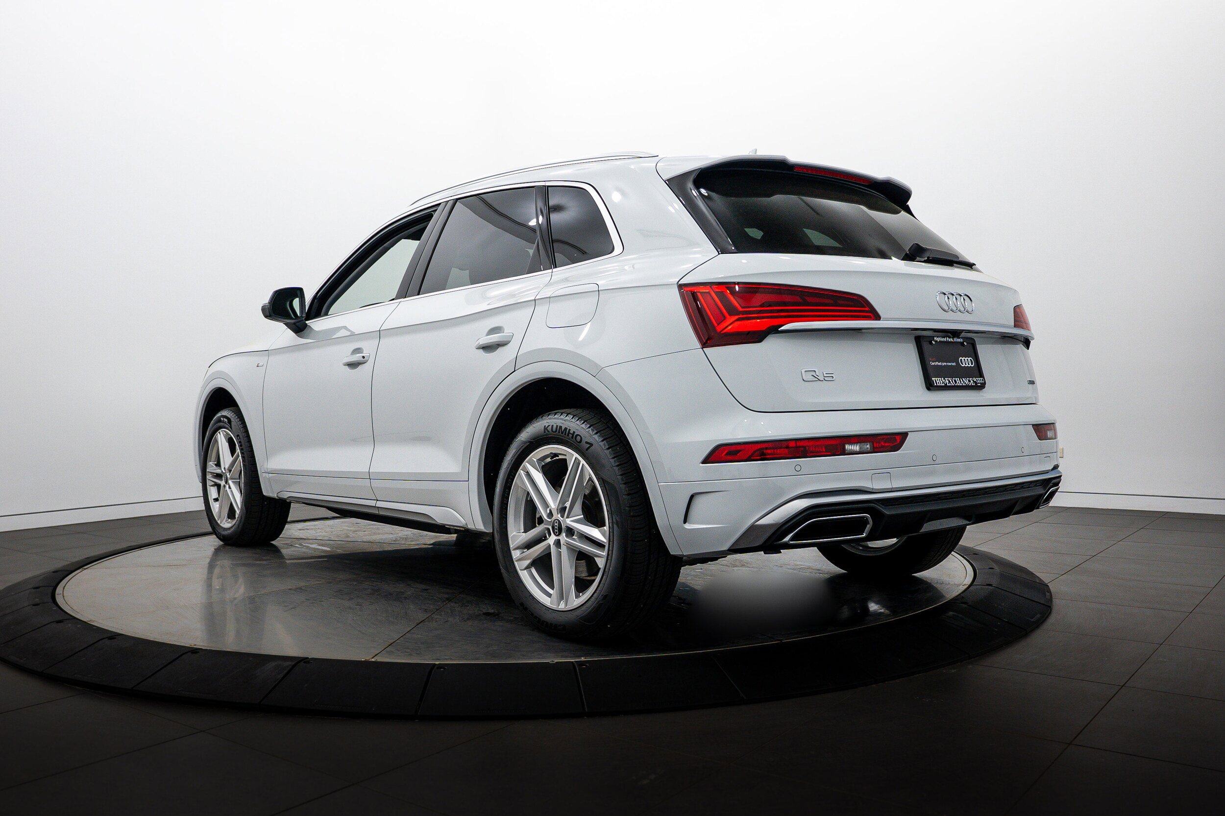 Certified 2024 Audi Q5 e Premium Plus AWD/4WD image 5
