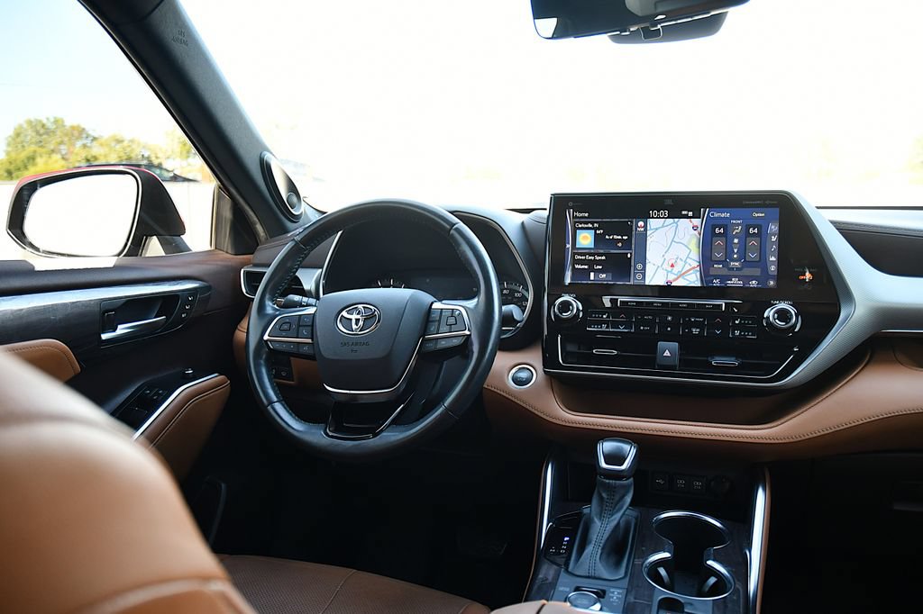 Used 2021 Toyota Highlander Platinum AWD/4WD image 26
