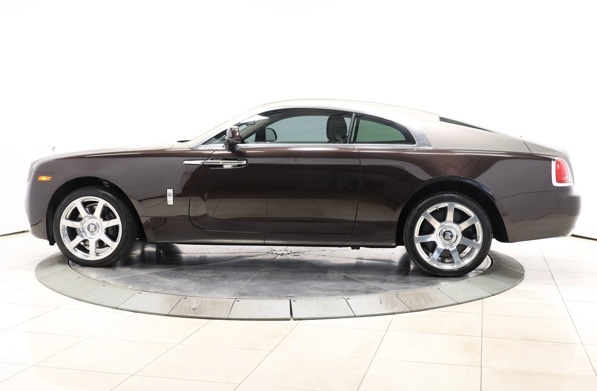 Used 2014 Rolls-Royce Wraith image 13