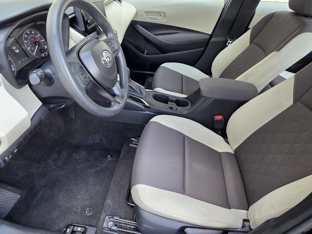 Used 2024 Toyota Corolla LE FWD image 6