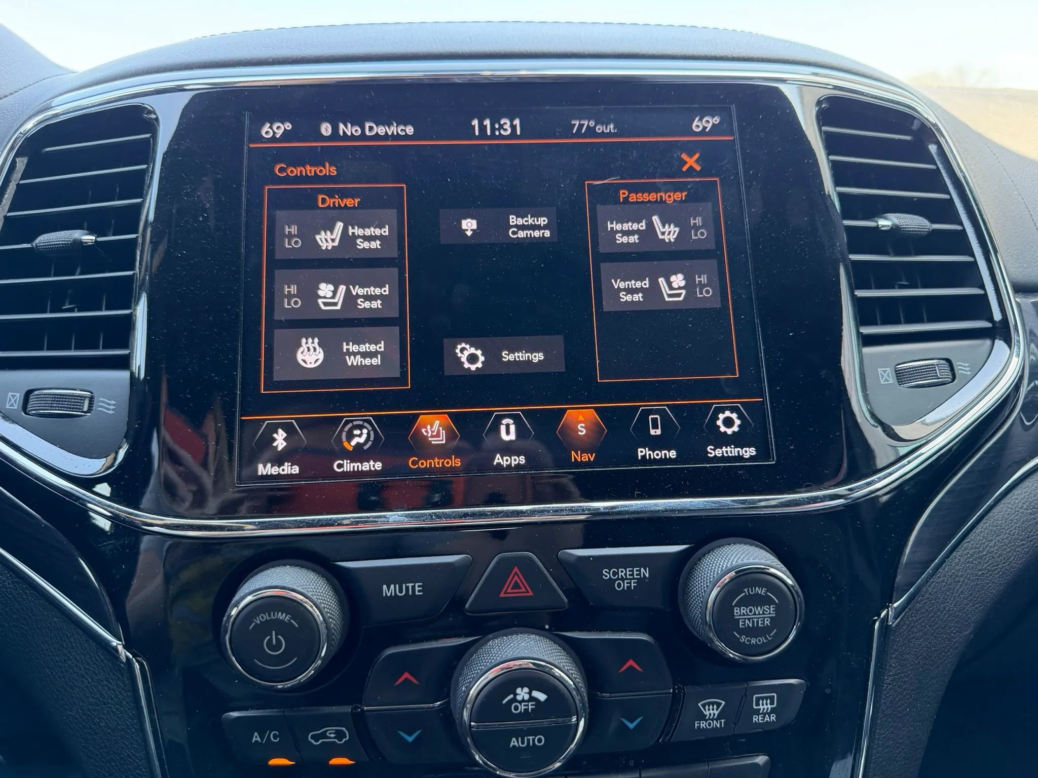 Used 2019 Jeep Grand Cherokee Overland image 24