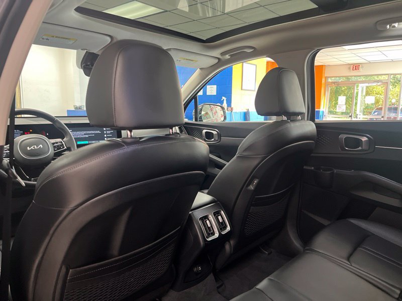 Certified 2025 Kia Sorento S w/ Panoramic Sunroof Package AWD/4WD image 16