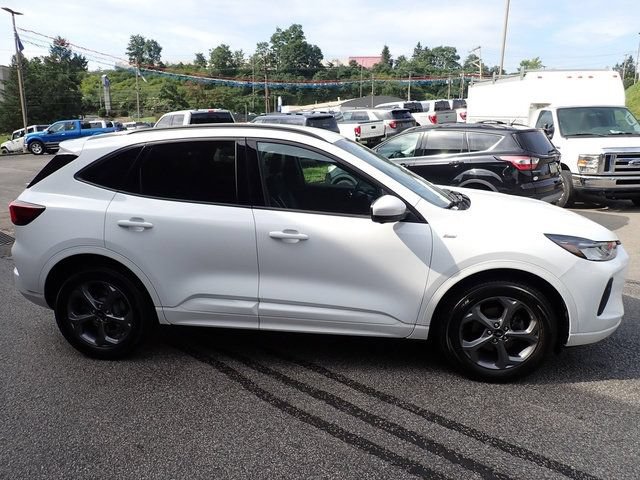 Used 2023 Ford Escape ST-Line Select w/ Tech Pack #2 AWD/4WD image 9