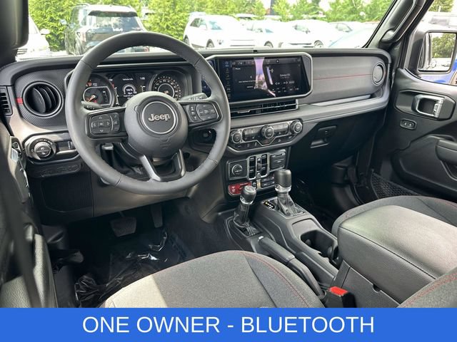 Used 2025 Jeep Gladiator Rubicon w/ Convenience Group AWD/4WD image 2
